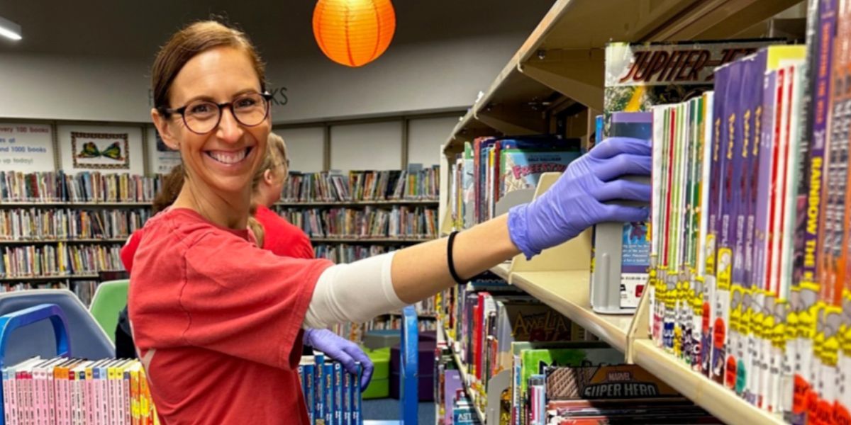 Volunteering | Indianapolis Public Library