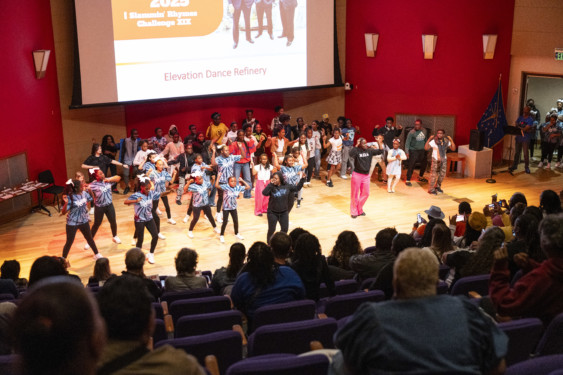 Elevation Dance Refinery performing.